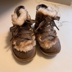 Toddler girls faux fur boots size 8